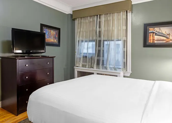 Best Western Plus Hospitality House Suites
