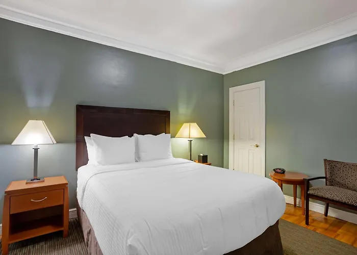 Best Western Plus Hospitality House Suites